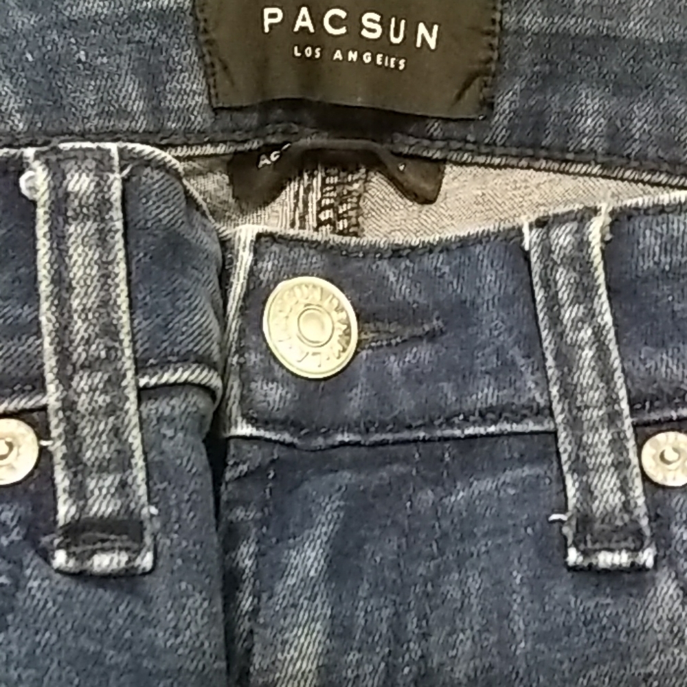 Jeans - Picture 3 of 4